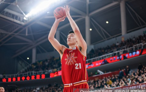 乐鱼官网-你也进三分！刘传兴半场3中2得5分 三分1中1&amp;抢2前场板